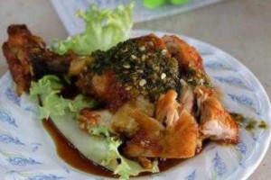 Doli Kuey Teow Goreng food