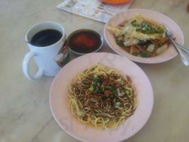 Yik Mun Tanjung Malim Pau food