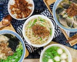 Dé Jì Yáng Chūn Miàn food