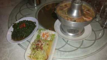 Thai Log Sawadee 88 food