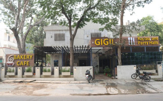 Gigil Bistro Cafe outside