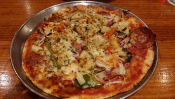 Toto's Pizza House food