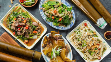Shān Zhū Ròu Chǎo Fàn Miàn food