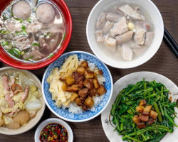 ā Míng Lǔ Ròu Fàn food