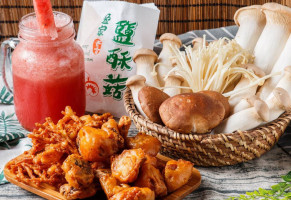 Yíng Jiā Yán Sū Gū food
