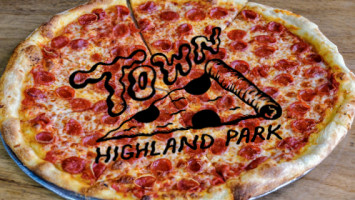 Town Pizza food