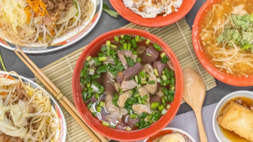 Zài Xiāng Hóng Chǎo Mǐ Fěn food