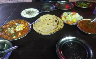 Gulati Dhabha food