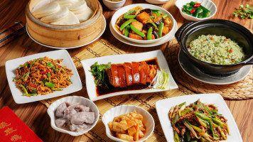 Xiǎo Lù Míng Lóu Shàng Hǎi Liào Lǐ food