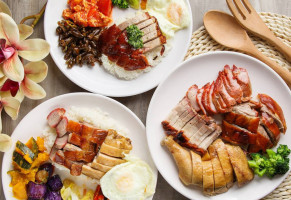 Shàng Yuè Lóng Jì Shāo Là Tái Běi Shì Mào Diàn food