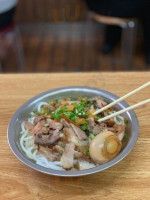 Tóng Lái Guǎn Mǐ Fěn Tiě Xī Diàn food