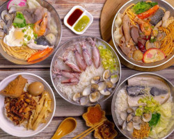 Yáng Jiā Lǔ Ròu Fàn Guō Shāo Miàn food