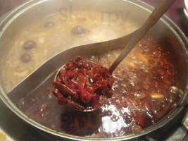 Chuān Wèi Guān Xià Shā Diàn food