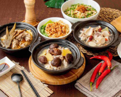 Bā Bā Mí Nǐ Tǔ Jī Guō Dǐng Zhōng Diàn food