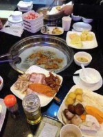 Qiān Zhǐ Hè Kǎo Ròu Xī Dà Zhí Jiē Diàn food
