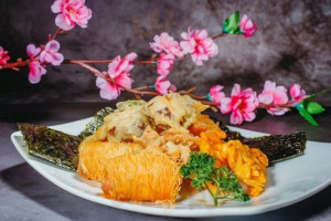 Dōng Yíng Liào Lǐ Rì Cān Tīng food