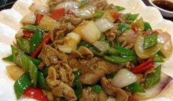 Niú Tài Láng Shāo Kǎo Chéng Bǎo Lóng Diàn food