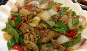 Niú Tài Láng Shāo Kǎo Chéng Bǎo Lóng Diàn food