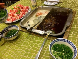 Lóng Sēn Yuán Huǒ Guō food