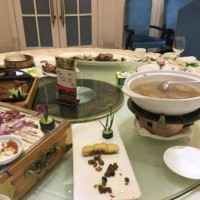 Yí Hé Shàng Jǐng Jiǔ Diàn food