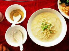 Zhǎng Bái Shān Xiǎo Yú Tāng Qián Jìn Xī Jiē Diàn food