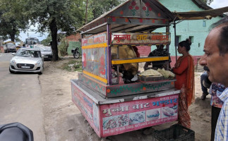 Munna Chat Bhandar outside