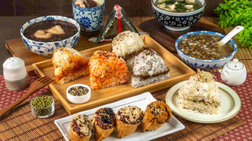 Qiǎn Cǎo Shǒu Zuò Rì Shì Fàn Tuán food