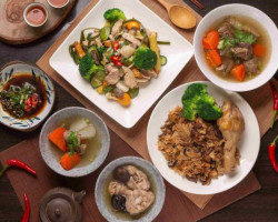 Sān Gè Bǎo Yǎng Shēng Má Yóu Jī Fàn food