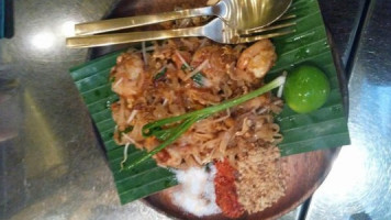 Simply Thai Tiān Tài Cān Tīng Guó Jīn Zhōng Xīn Diàn food