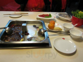 Běi Jīng Hǎi Dǐ Lāo Huǒ Guō Mǔ Dān Yuán Diàn food