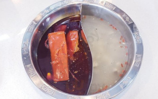 Hān Tiě Jiàng Huǒ Guō Bǎn Tián Diàn food