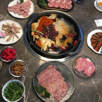 Shí Sān Zuò Xīng Chóng Qìng Lǎo Huǒ Guō food