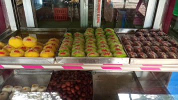 Maha Laxmi Sweets And Chaat Corner food