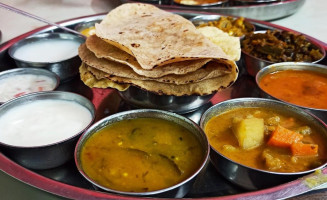 Ratna Sagar Pure Veg food