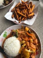 Tukta Thai Food inside