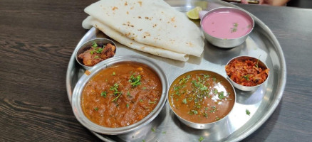 Mahesh Lunch Home food