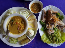 เรือนแพครัวสุพรรณ food