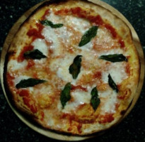 Tiki Pizza Kamala food