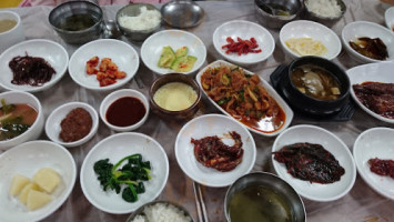 삼포쌈밥집 food