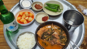 홍천뚝배기 food