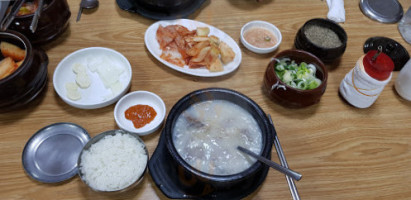 무봉리토종순대국 food