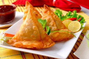 Srinivasa Snacks House శ్రీనివాస స్నాక్స్ హౌస్ food