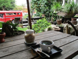 Oldy Thai Coffee food