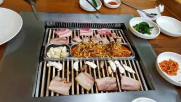 자작삼겹살 food