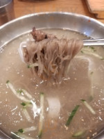 육쌈냉면 food