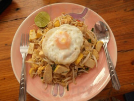 Mama Thai Food food