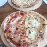 Napoli’s Pizzeria food