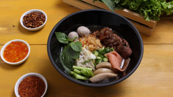 Máng Guǒ Yǒu Diǎn Là food