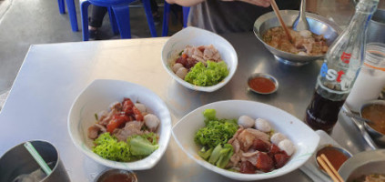 ร้าน ก๋วยเตี๋ยวเพ็ญพริกเผ็ด food