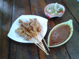 ก๋วยเตี๋ยวไข่ราชบุรี food